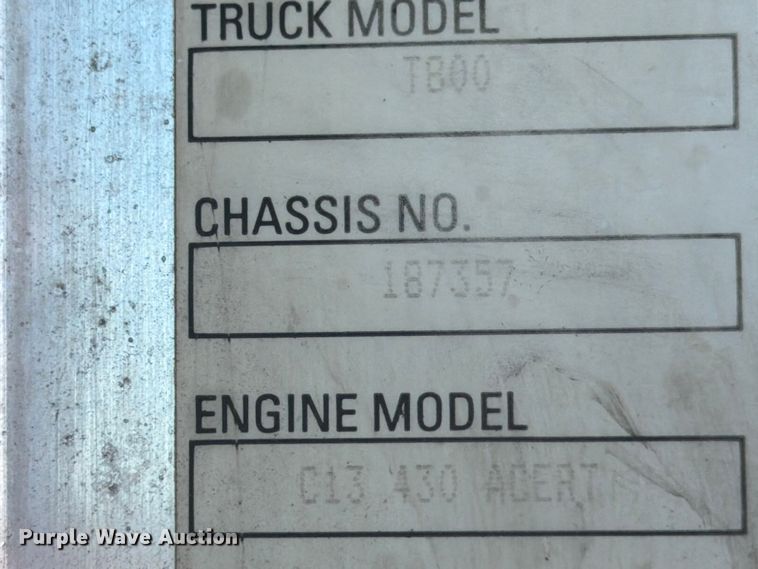 image for item ED5170 2007 Kenworth T800 truck cab and chassis