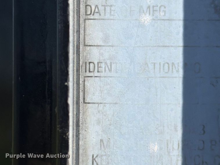 image for item ED5170 2007 Kenworth T800 truck cab and chassis