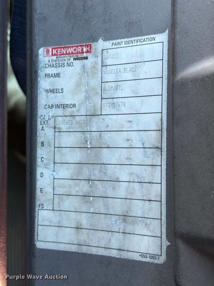 image for item ED5170 2007 Kenworth T800 truck cab and chassis