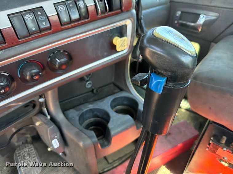 image for item ED5170 2007 Kenworth T800 truck cab and chassis