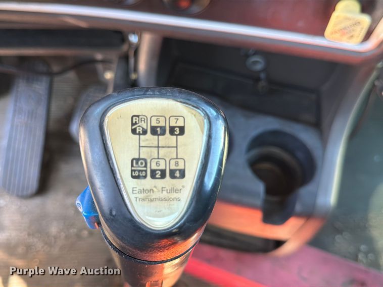 image for item ED5170 2007 Kenworth T800 truck cab and chassis