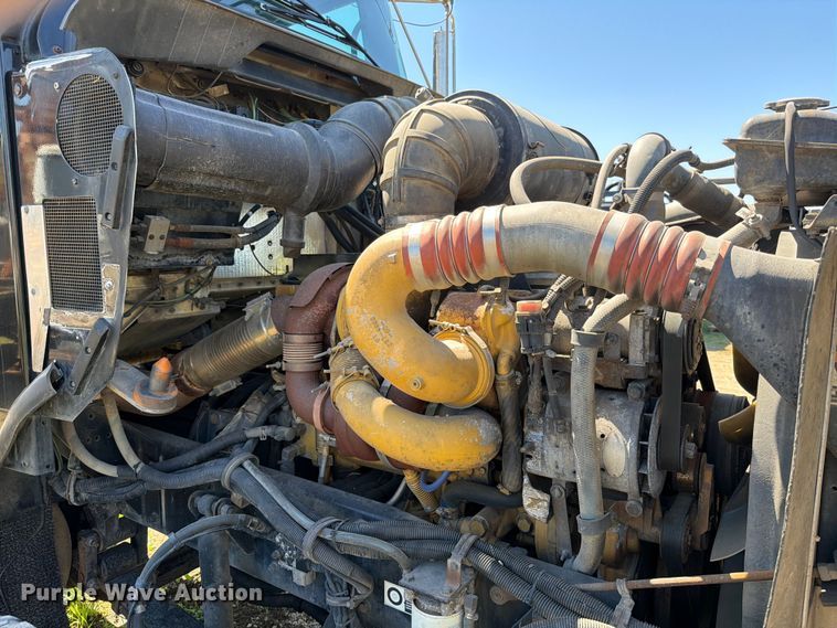 image for item ED5170 2007 Kenworth T800 truck cab and chassis