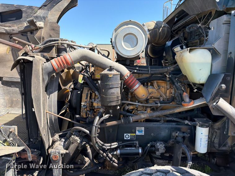 image for item ED5170 2007 Kenworth T800 truck cab and chassis