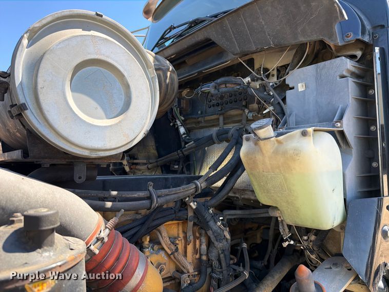 image for item ED5170 2007 Kenworth T800 truck cab and chassis