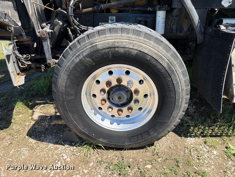 image for item ED5170 2007 Kenworth T800 truck cab and chassis