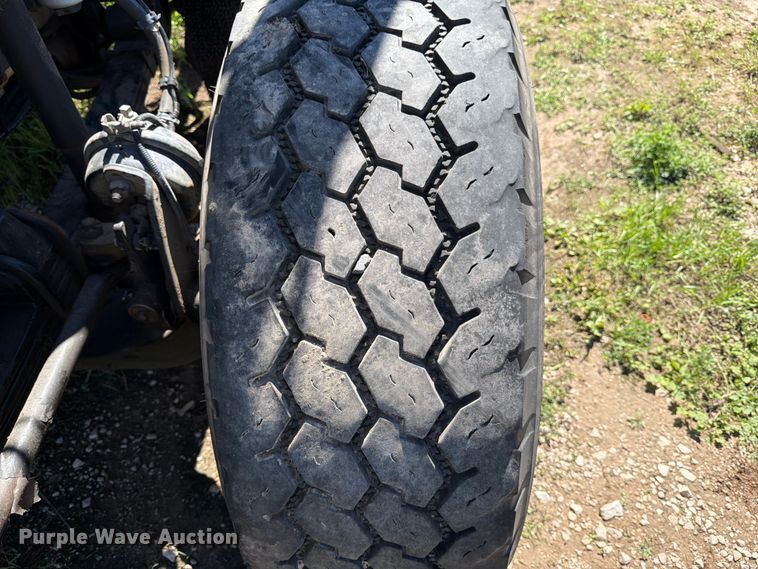 image for item ED5170 2007 Kenworth T800 truck cab and chassis