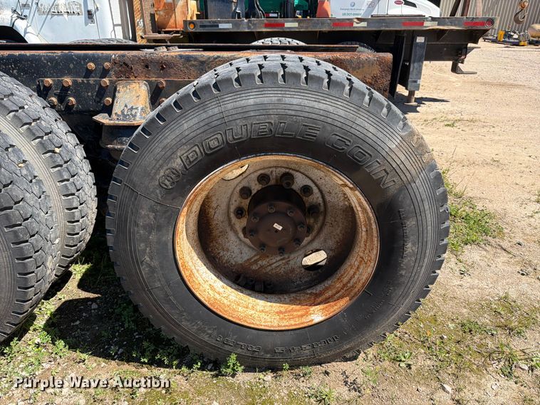 image for item ED5170 2007 Kenworth T800 truck cab and chassis