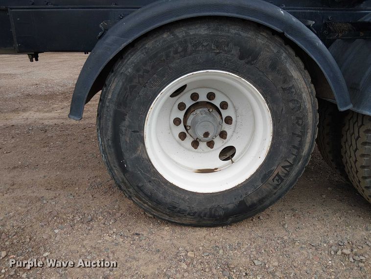 image for item EE5221 2016 Side Dump Ind. DS39BAH1R2R11 side dump trailer