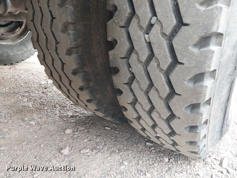 image for item EE5221 2016 Side Dump Ind. DS39BAH1R2R11 side dump trailer