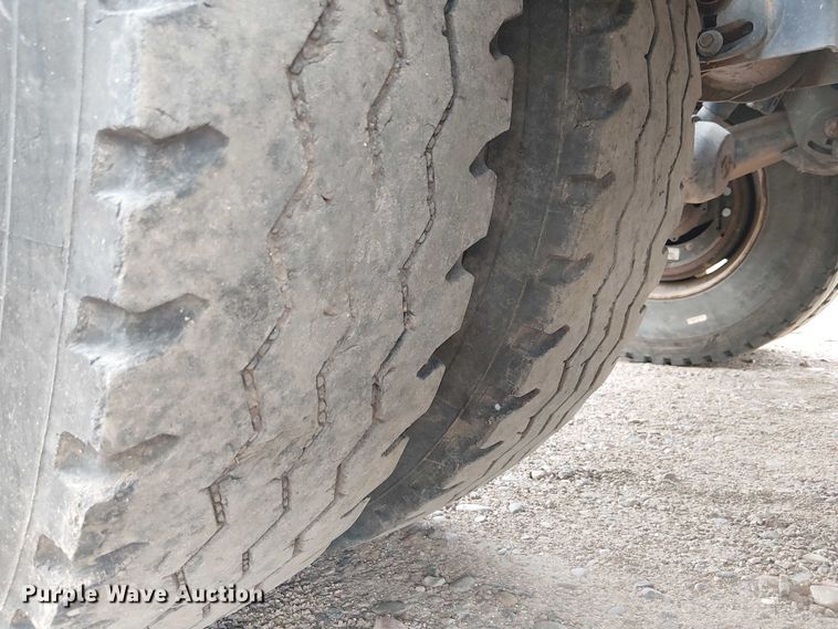 image for item EE5221 2016 Side Dump Ind. DS39BAH1R2R11 side dump trailer