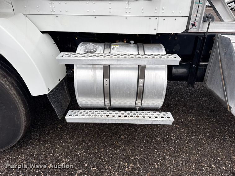 image for item EG2167 2019 Kenworth glider kit semi truck