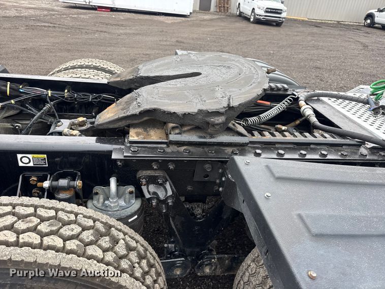 image for item EG2167 2019 Kenworth glider kit semi truck