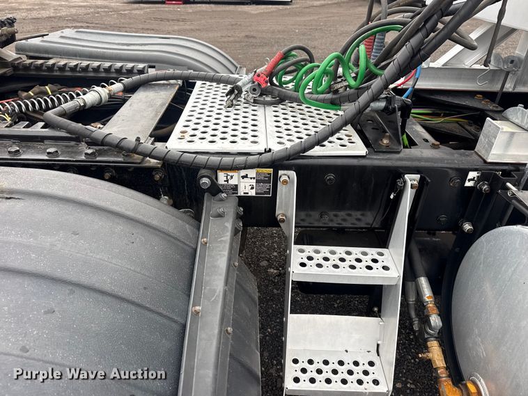 image for item EG2167 2019 Kenworth glider kit semi truck