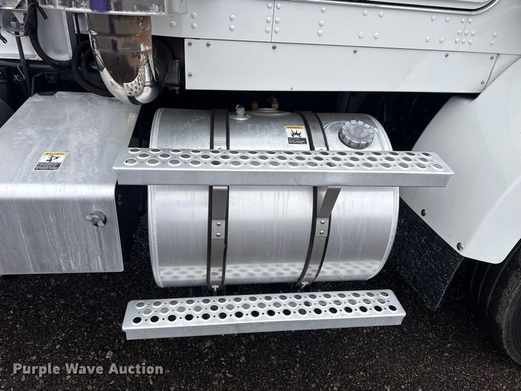 image for item EG2167 2019 Kenworth glider kit semi truck