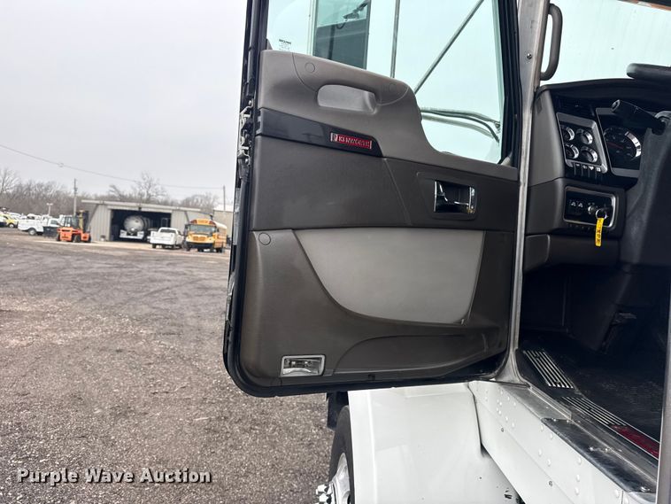 image for item EG2167 2019 Kenworth glider kit semi truck