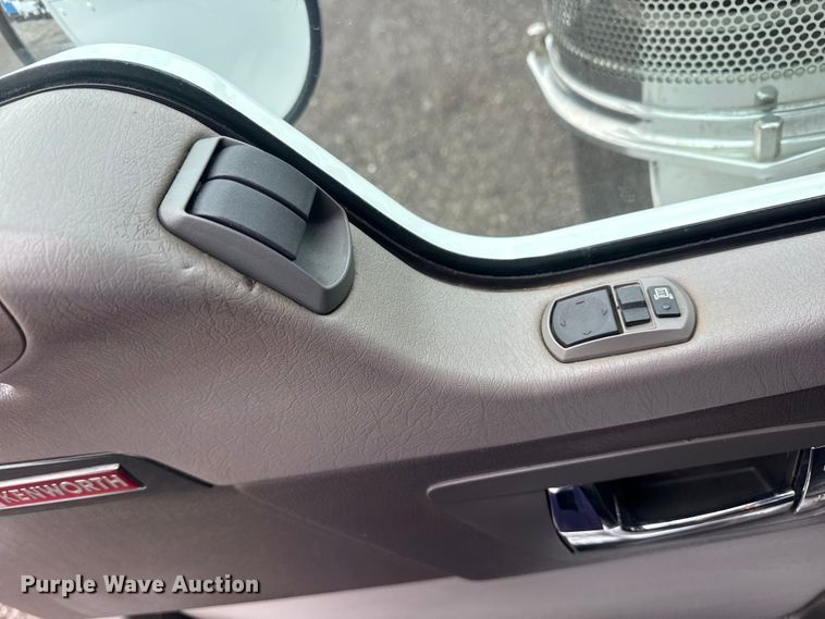 image for item EG2167 2019 Kenworth glider kit semi truck