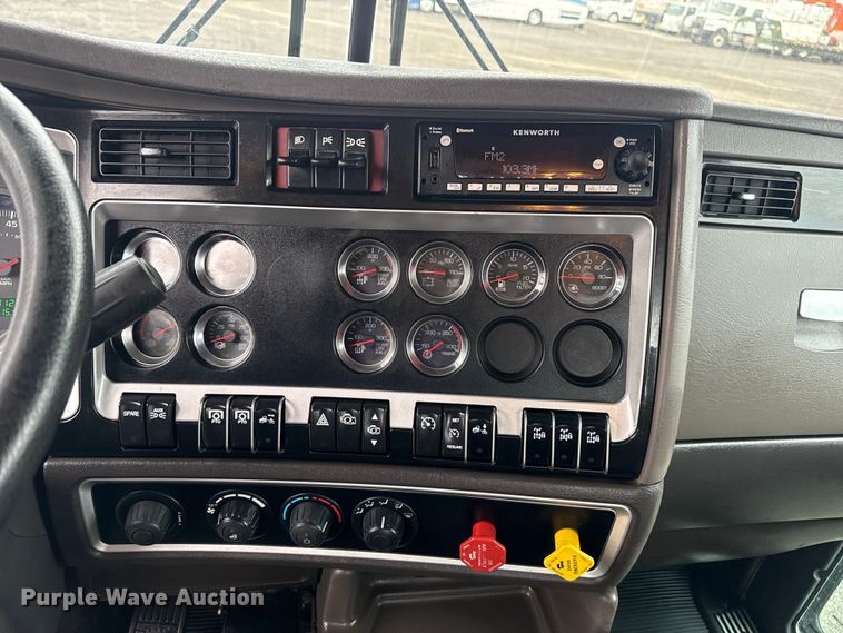 image for item EG2167 2019 Kenworth glider kit semi truck