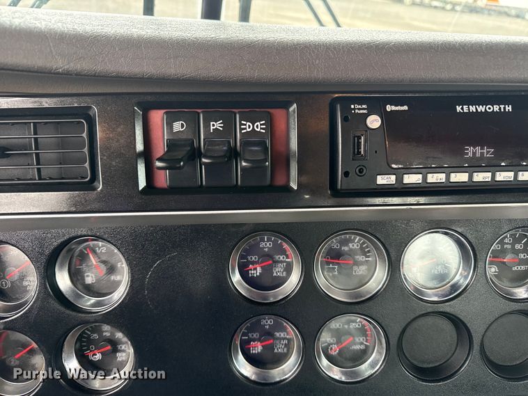 image for item EG2167 2019 Kenworth glider kit semi truck