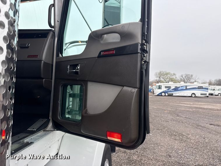 image for item EG2167 2019 Kenworth glider kit semi truck