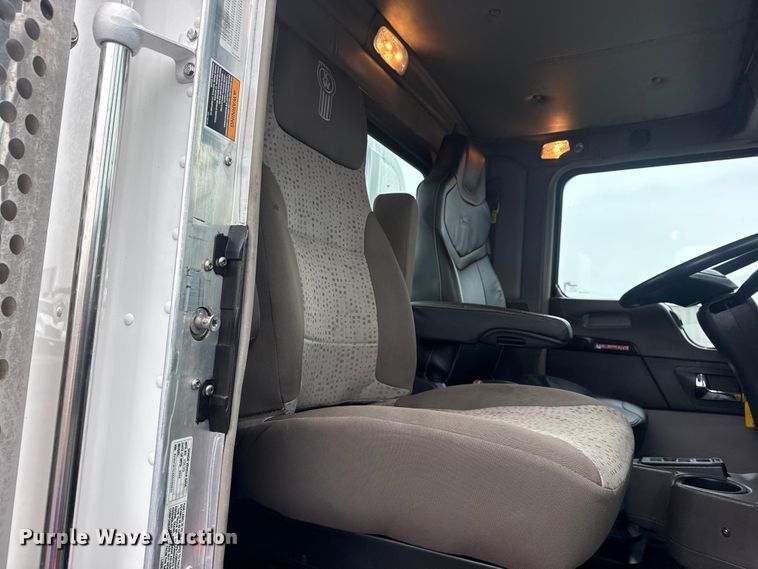 image for item EG2167 2019 Kenworth glider kit semi truck