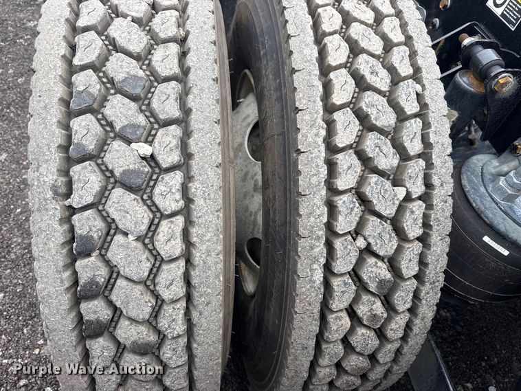 image for item EG2167 2019 Kenworth glider kit semi truck