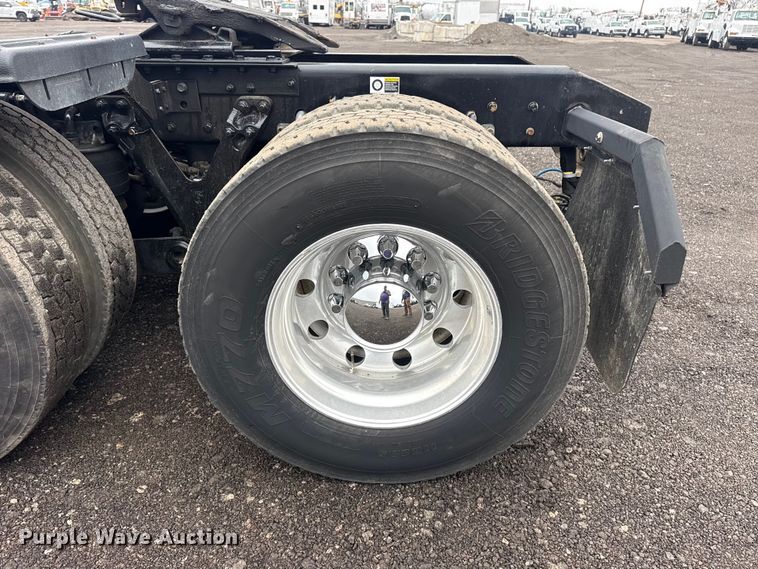 image for item EG2167 2019 Kenworth glider kit semi truck