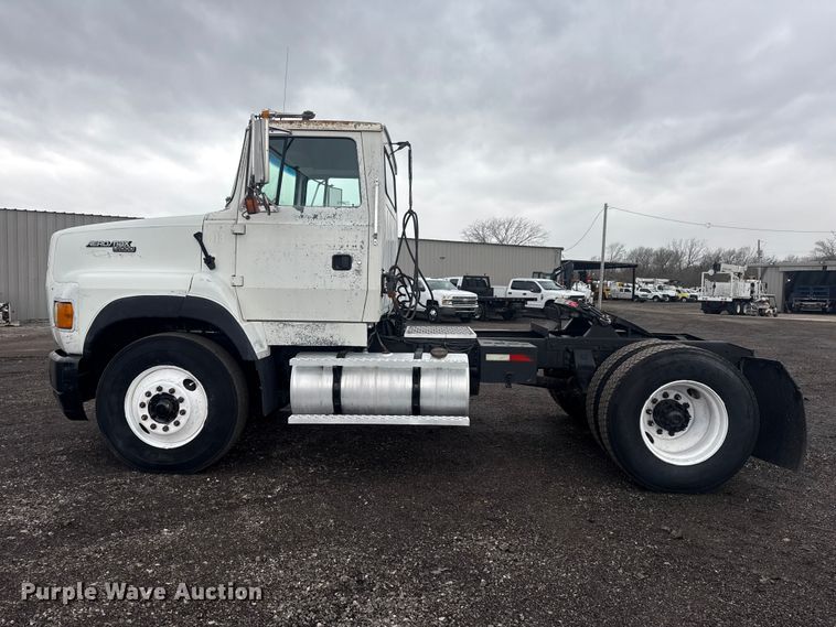 image for item EG8846 1993 Ford LA9000 semi truck