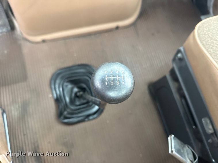 image for item EG8846 1993 Ford LA9000 semi truck