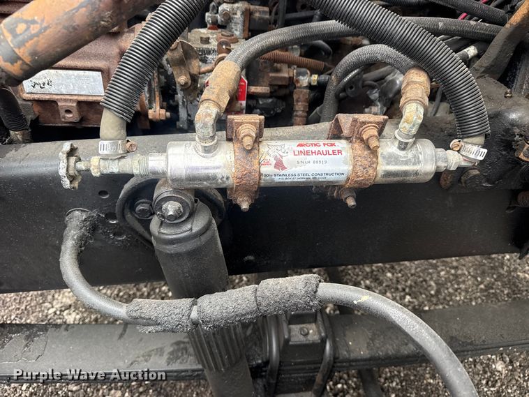 image for item EG8846 1993 Ford LA9000 semi truck