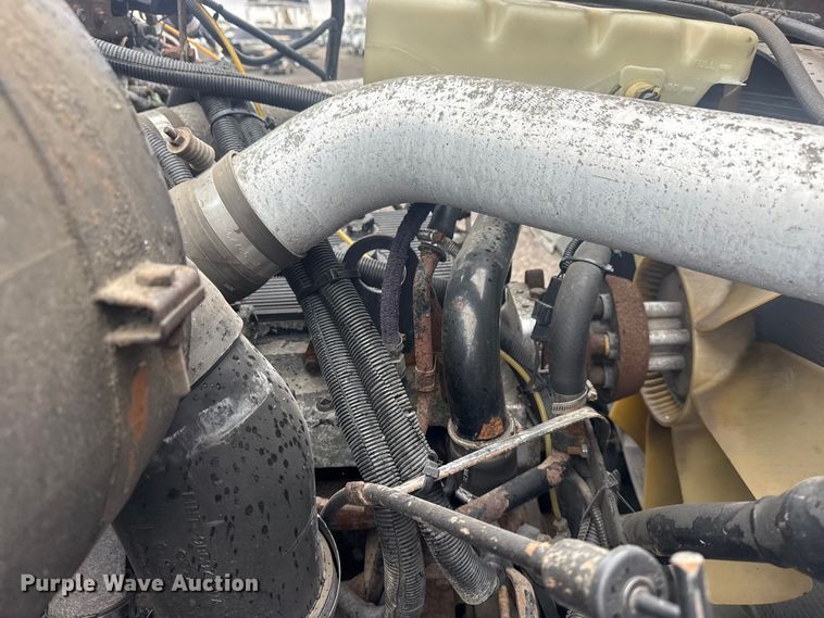 image for item EG8846 1993 Ford LA9000 semi truck