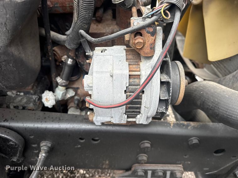 image for item EG8846 1993 Ford LA9000 semi truck