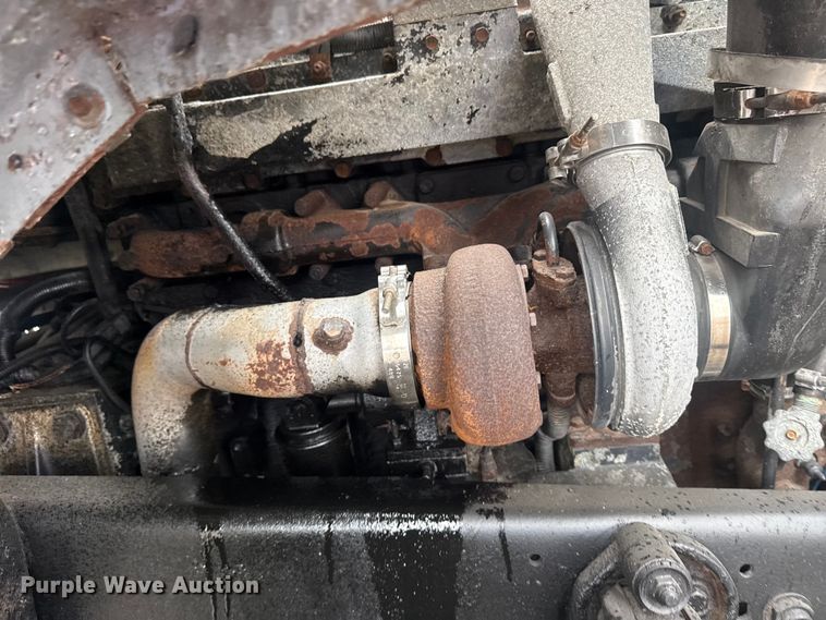 image for item EG8846 1993 Ford LA9000 semi truck