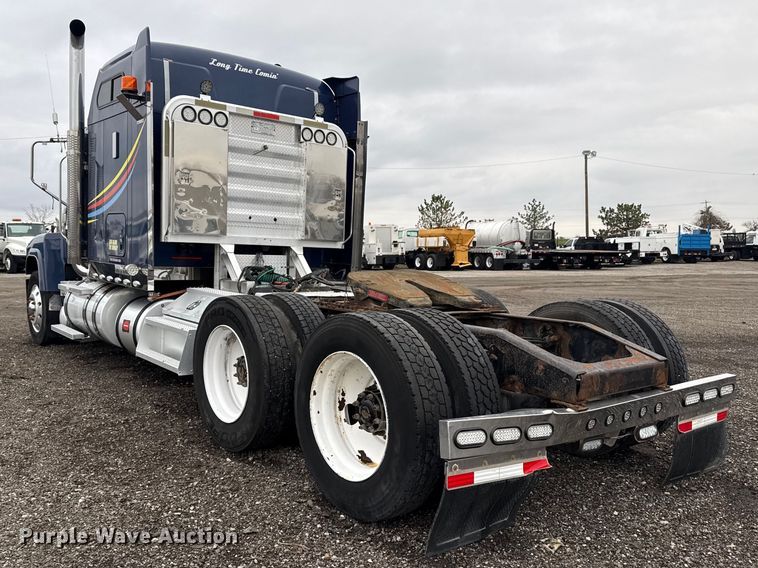 image for item EG8850 2006 Mack CHN semi truck