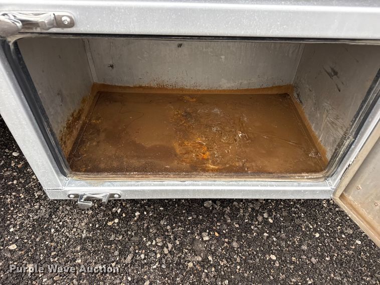 image for item EG8850 2006 Mack CHN semi truck