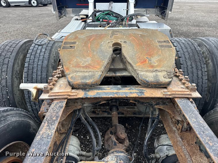 image for item EG8850 2006 Mack CHN semi truck