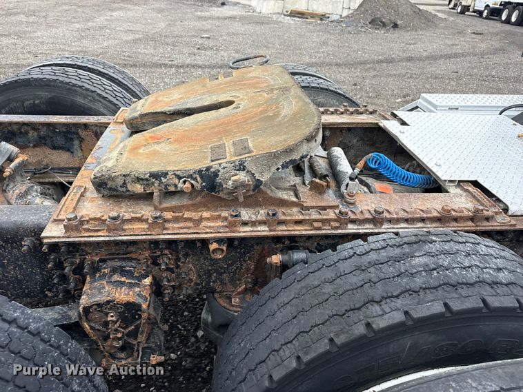 image for item EG8850 2006 Mack CHN semi truck