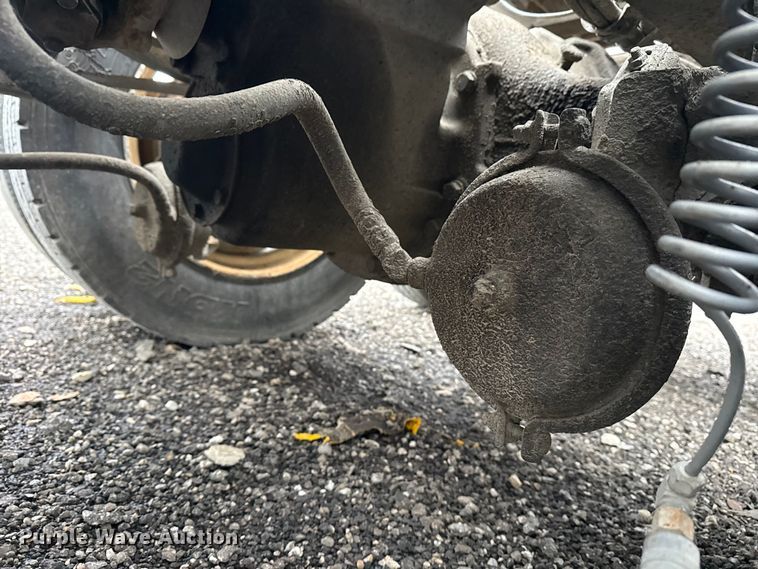 image for item EG8850 2006 Mack CHN semi truck