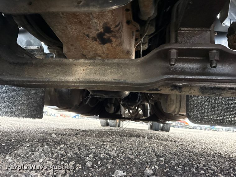 image for item EG8850 2006 Mack CHN semi truck