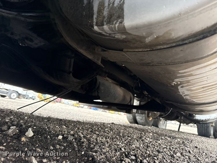 image for item EG8850 2006 Mack CHN semi truck