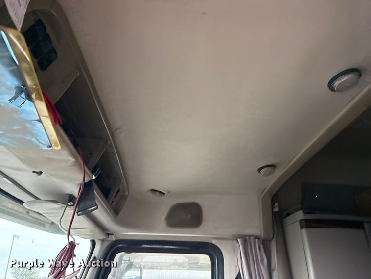 image for item EG8850 2006 Mack CHN semi truck