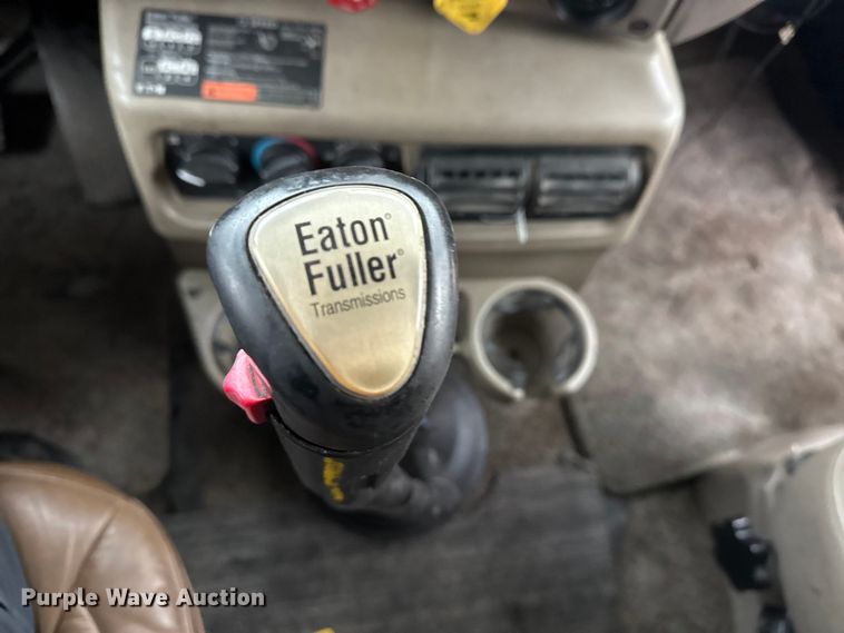 image for item EG8850 2006 Mack CHN semi truck