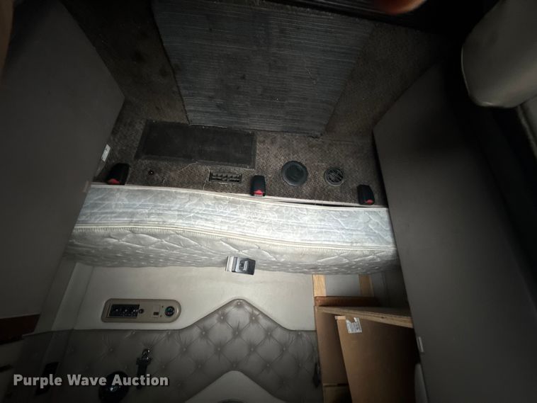 image for item EG8850 2006 Mack CHN semi truck