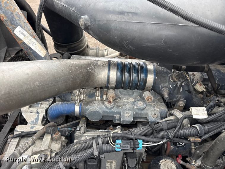 image for item EG8850 2006 Mack CHN semi truck