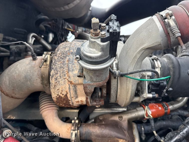 image for item EG8850 2006 Mack CHN semi truck