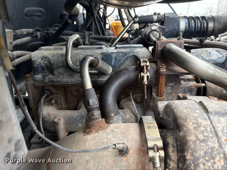 image for item EG8850 2006 Mack CHN semi truck