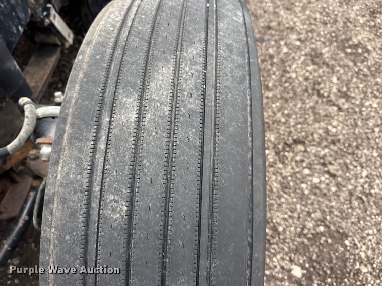 image for item EG8850 2006 Mack CHN semi truck