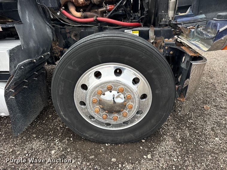 image for item EG8850 2006 Mack CHN semi truck