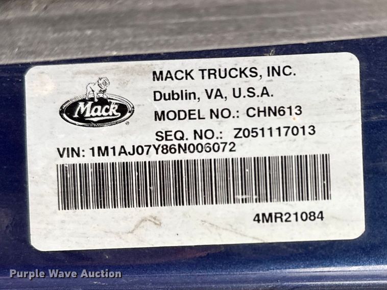 image for item EG8850 2006 Mack CHN semi truck