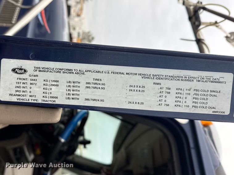 image for item EG8850 2006 Mack CHN semi truck