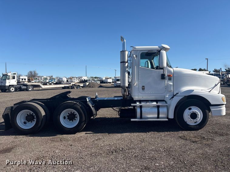 image for item EG8857 2006 International 9400 semi truck